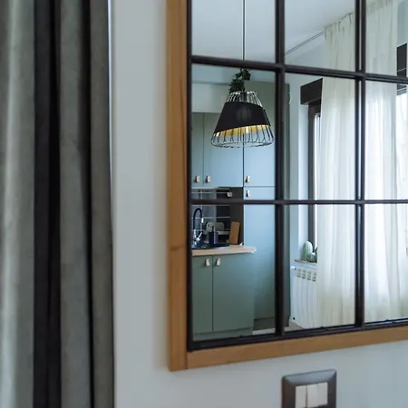 Quiet With Terrace View Апартаменты