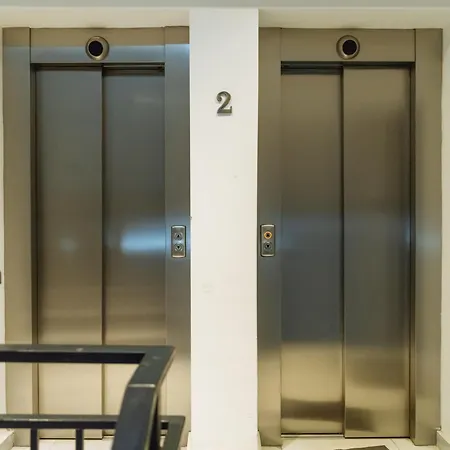 Quiet With Terrace View Apartament Bukareszt