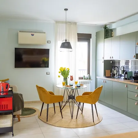 Quiet With Terrace View Bucharest