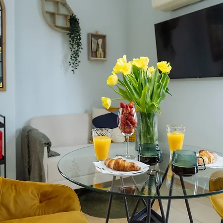 Secret Garden View Quiet Private Terrace Apartment Bukarest