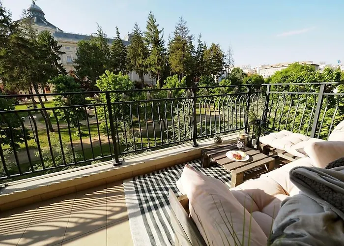 Secret Garden View Quiet Private Terrace Bucarest