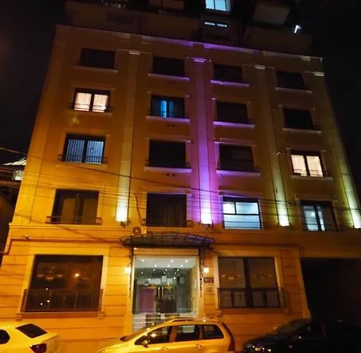 Secret Garden View Quiet Private Terrace * Bucarest