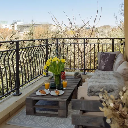 Quiet With Terrace View * Bucharest